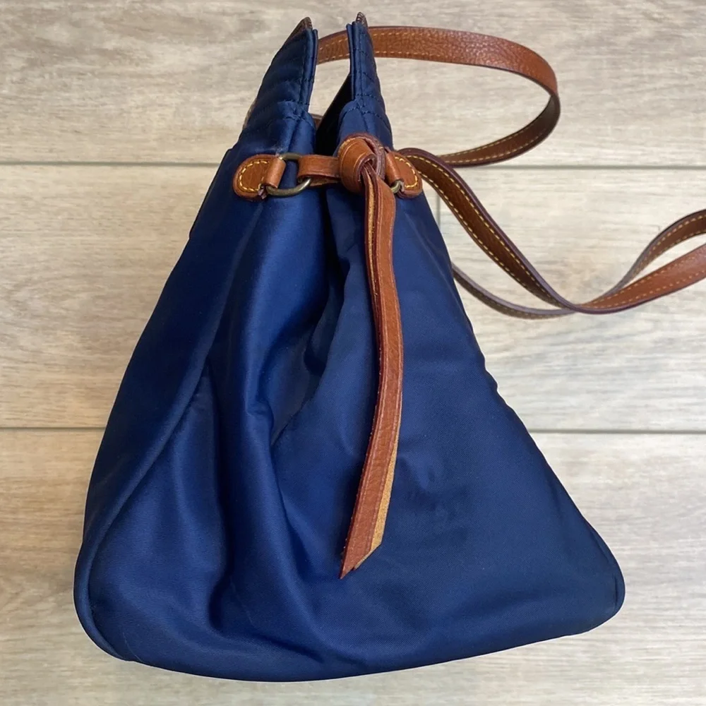 Dooney & Bourke Nylon Zipper‎ Tote